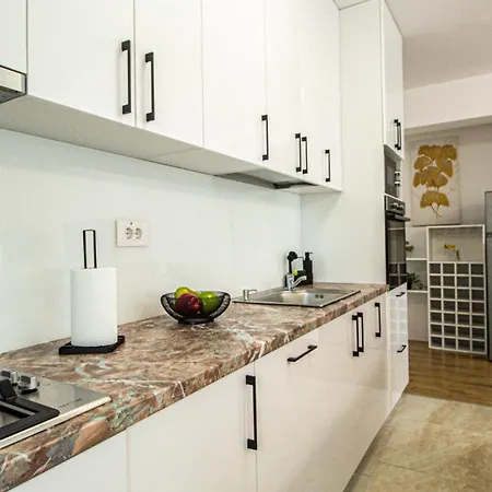 Mohost Blue - Sophisticated Retreat With Views Appartement *