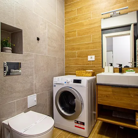 Mohost Blue - Sophisticated Retreat With Views Braşov